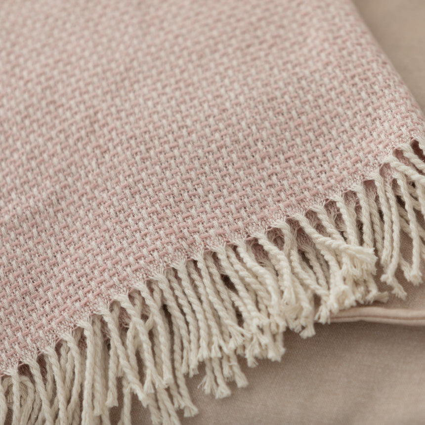 Haze Fringed Throw, 130 x 170 cm, Pink