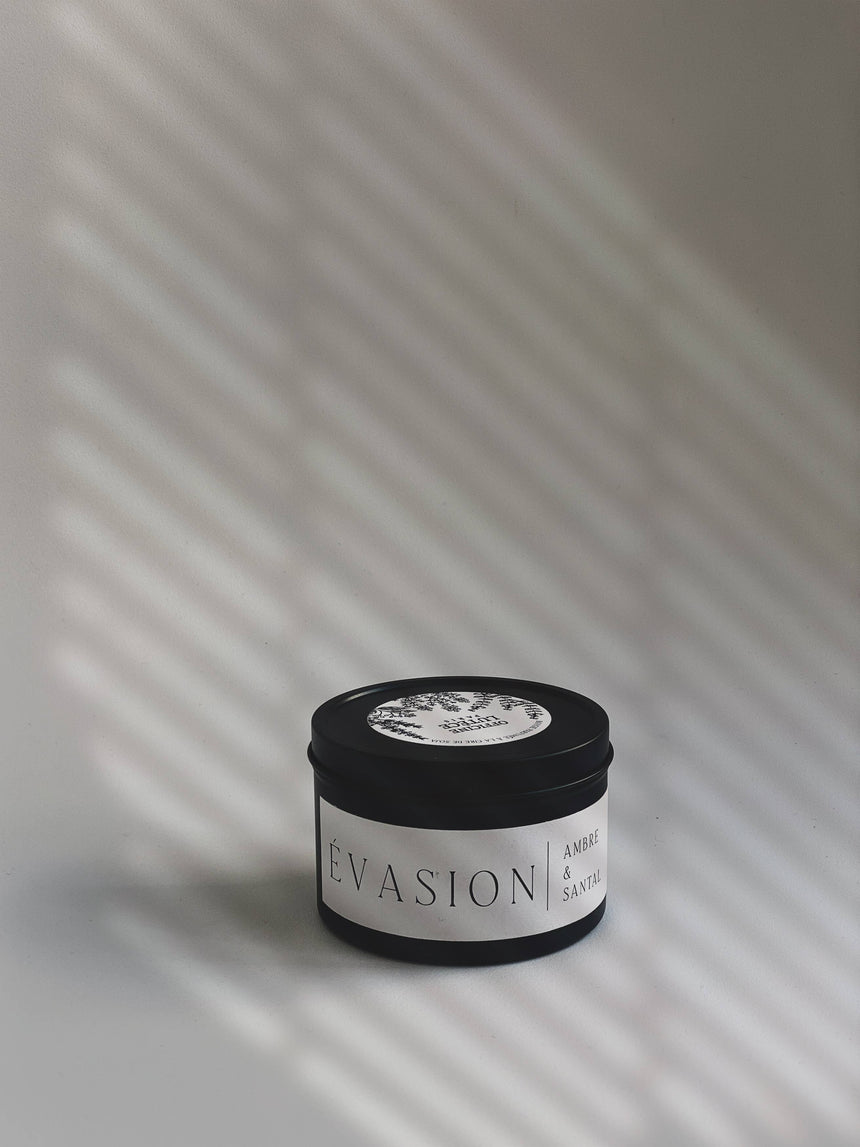 Scented Candle Escape – Amber & Sandalwood