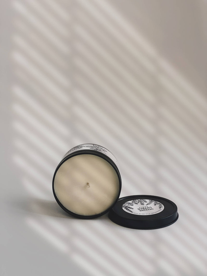 Scented Candle Escape – Amber & Sandalwood