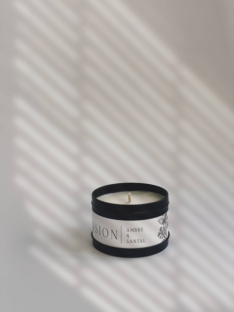 Scented Candle Escape – Amber & Sandalwood