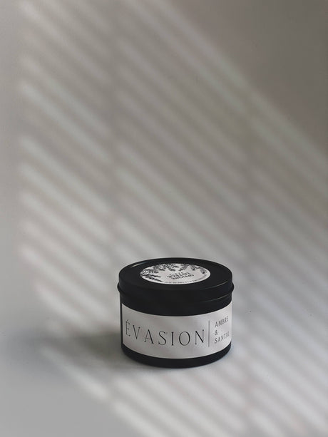 Scented Candle Escape – Amber & Sandalwood
