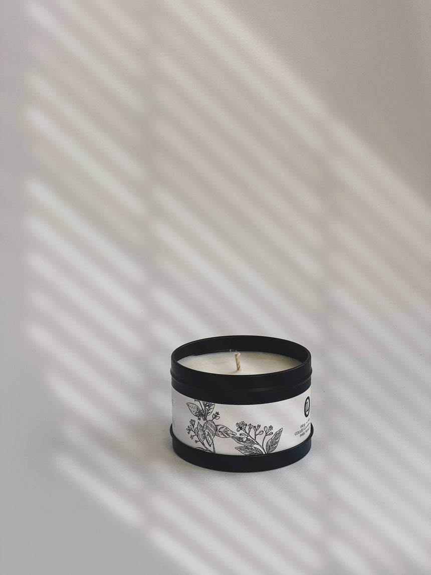 Scented Candle Escape – Amber & Sandalwood