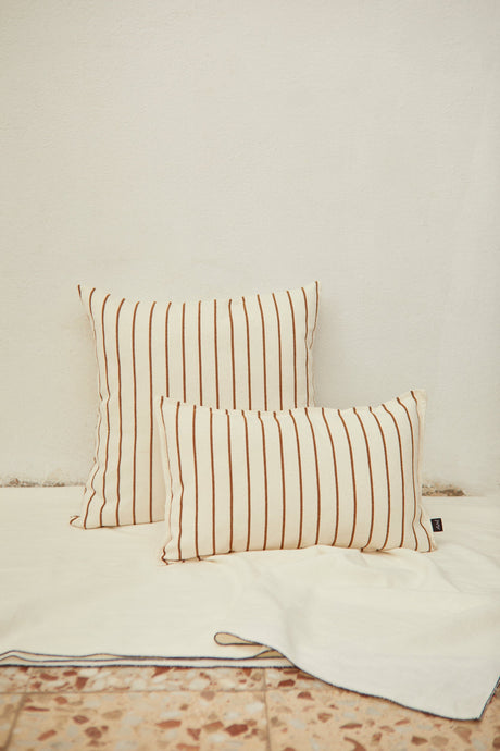 Cushion cover in caramel cotton canvas