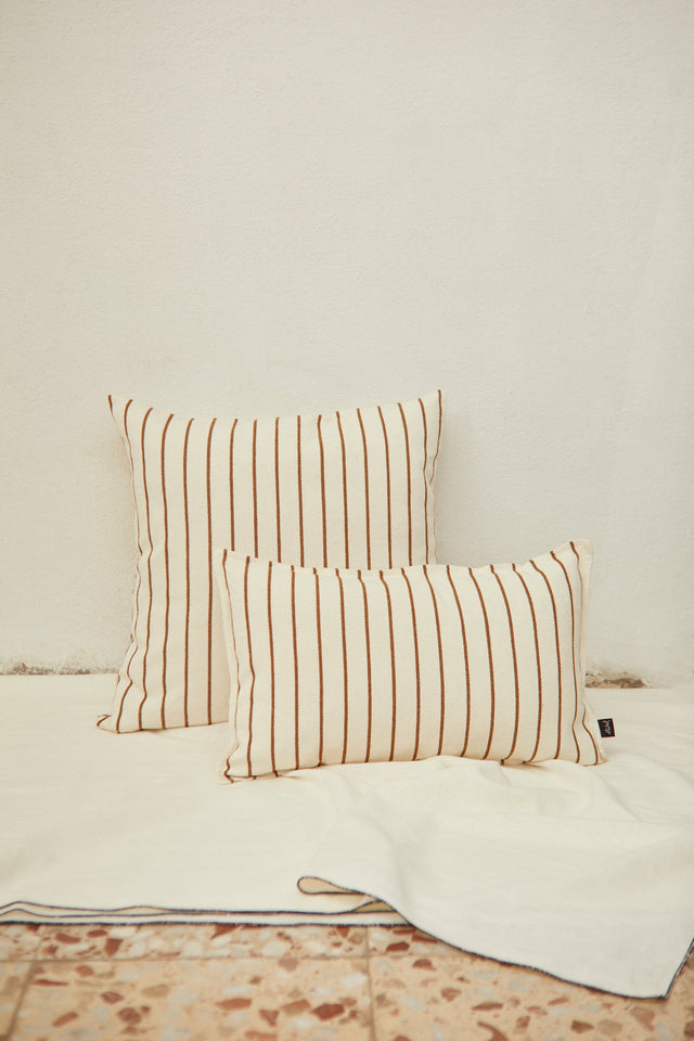 Cushion cover in caramel cotton canvas
