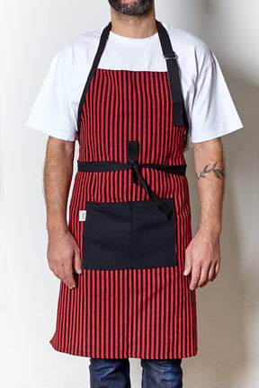 Butcher-cut apron in the Estribera pattern, red