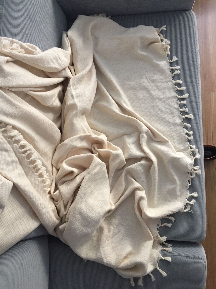 Handwoven cotton throw, 210 x 160 cm