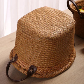 Natural seagrass basket with leather handle