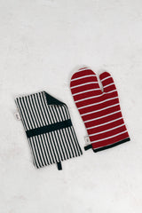 Cotton oven mitt and pot holder in burgundy canvas