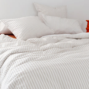 Duvet cover with fine beige and white stripes