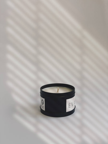 Scented Candle Escape – Amber & Sandalwood