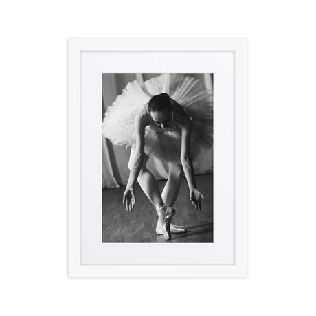 Framed Poster Poised Elegance No. 2