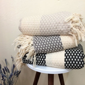 Loosely woven cotton blanket, 250 x 200 cm