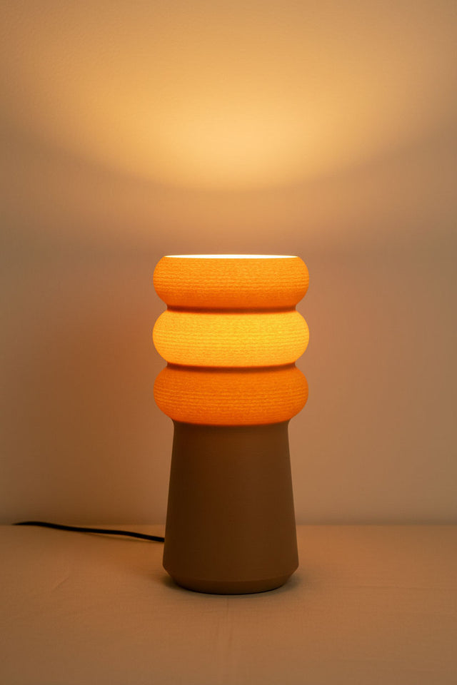 Vivit table lamp in plant-based composite